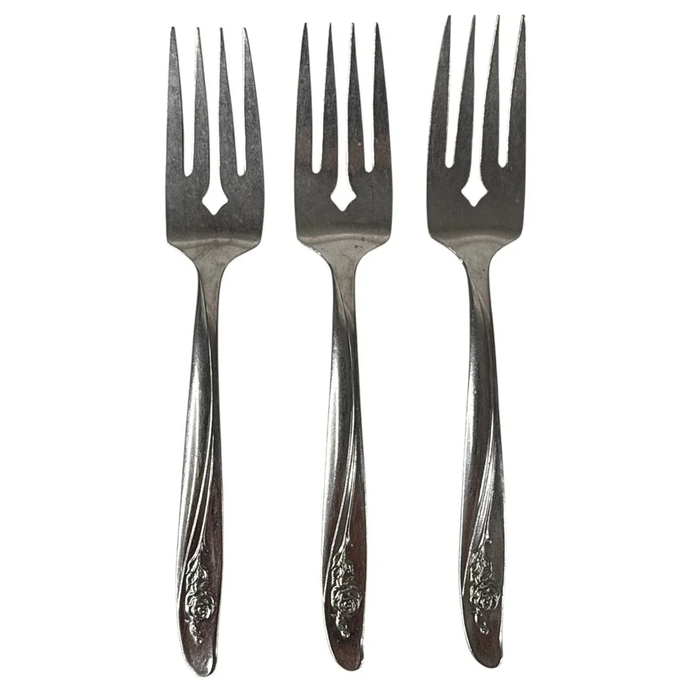 Oneida Stainless Steel Flatware Set Roseanne Rose Floral Pattern 23 Pieces